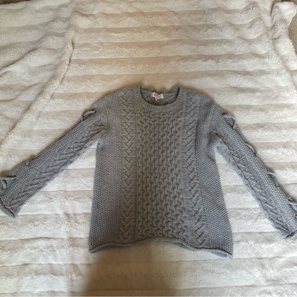 Elegant Gray Cable Knit Sweater